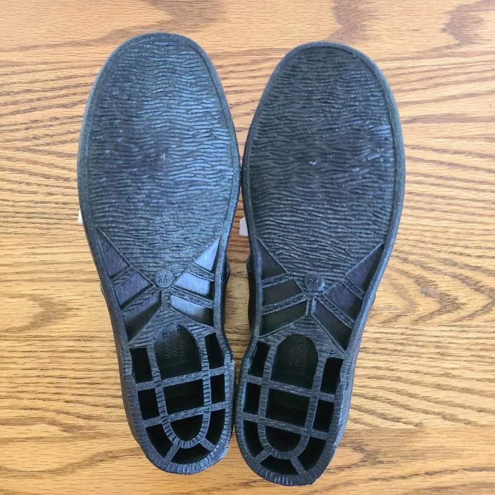 Vintage Women's Happy Feet Black T-Strap Sandals Size 24 CM ~7 US Made Corona CA